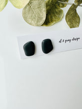 Load image into Gallery viewer, Black Irregular Stud Earrings
