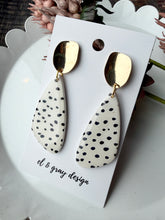 Load image into Gallery viewer, Cassie Dangle Earrings
