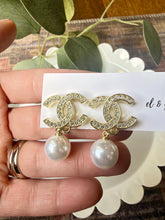 Load image into Gallery viewer, Upcycled Designer Pendant Earrings #129 - Gold &amp; White Pearl

