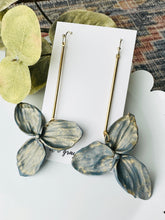 Load image into Gallery viewer, Flower Pinwheel Dangle Earrings
